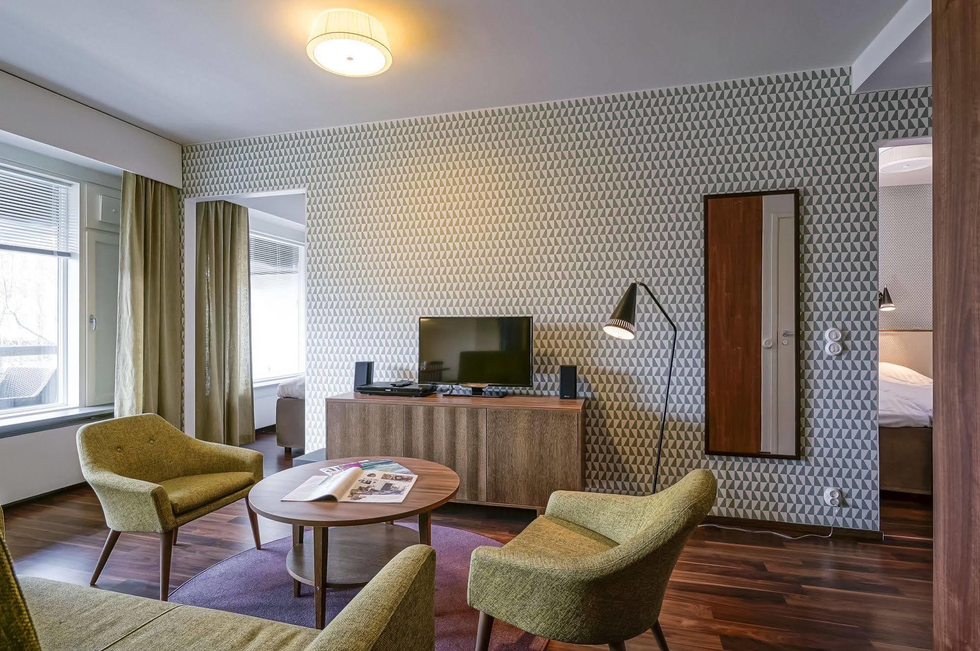 Forenom Serviced Apartments Espoo Tapiola Екстер'єр фото